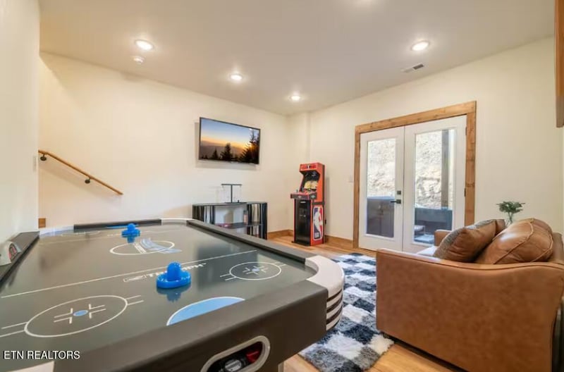 717 Bullwinkle Way, Sevierville, TN 37862