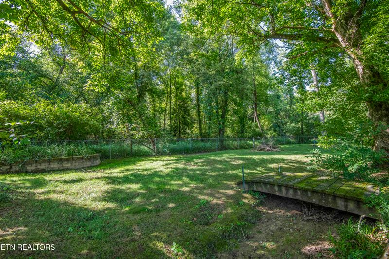 717 Calvin St, Kingston, TN 37763