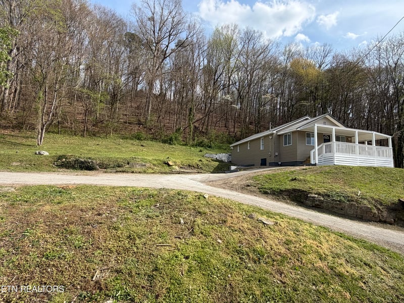 717 Cherry St, Lafollette, TN 37766