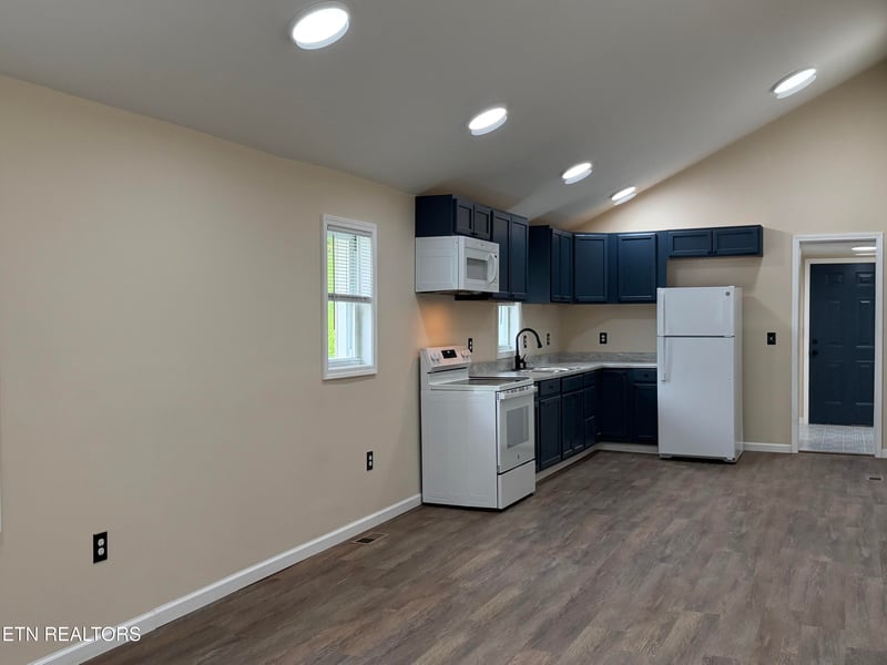 717 Cherry St, Lafollette, TN 37766