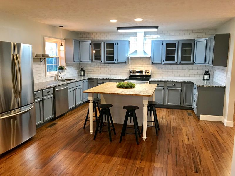 717 Landmark Rd, Jacksboro, TN 37757