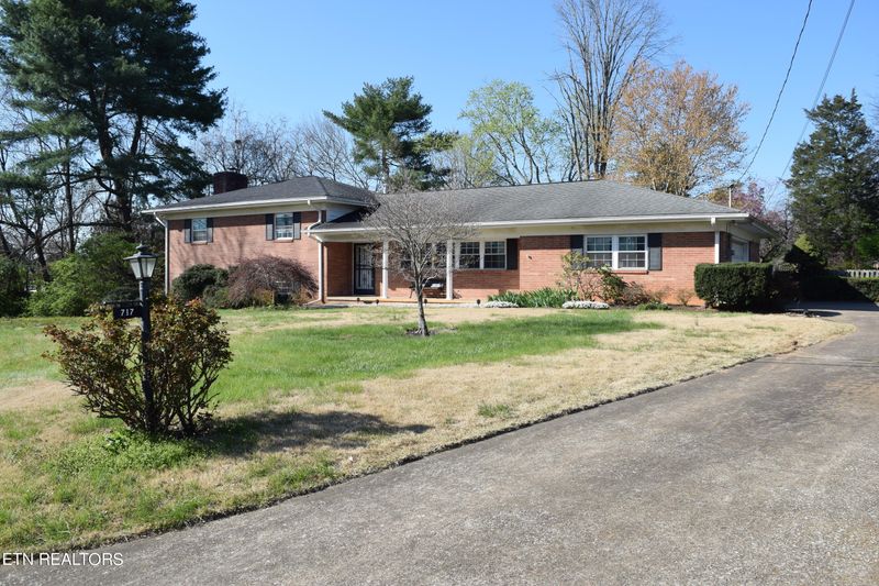 717 NW Swaps Ln #3, Knoxville, TN 37923