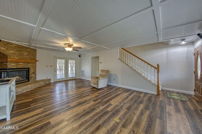 717 Paint Rock Ferry Rd, Kingston, TN 37763