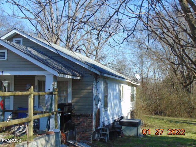 717 Riverview Rd, Lenoir City, TN 37771