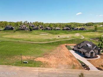 717 Starboard Dr, Lenoir City, TN 37772