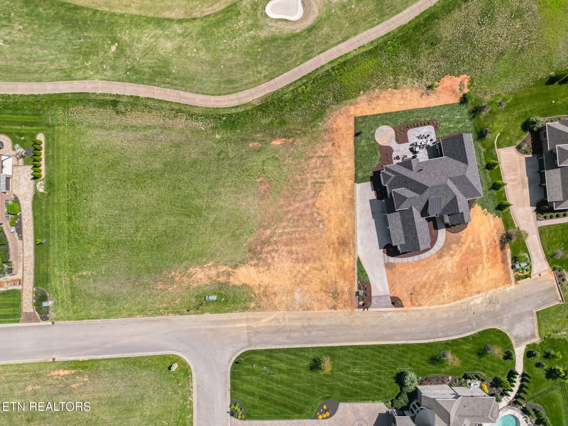 717 Starboard Dr, Lenoir City, TN 37772