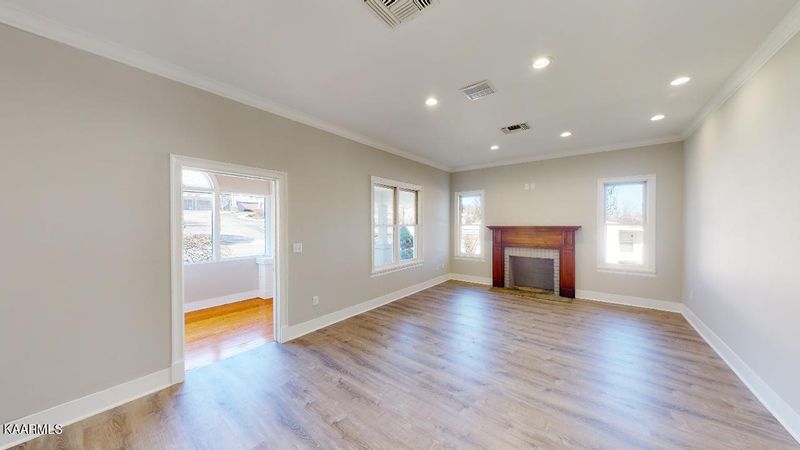 717 W 5th North St, Morristown, TN 37814