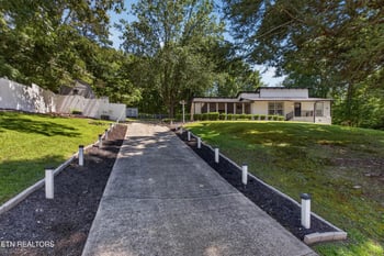 718 Hathburn Dr, Rockwood, TN 37854
