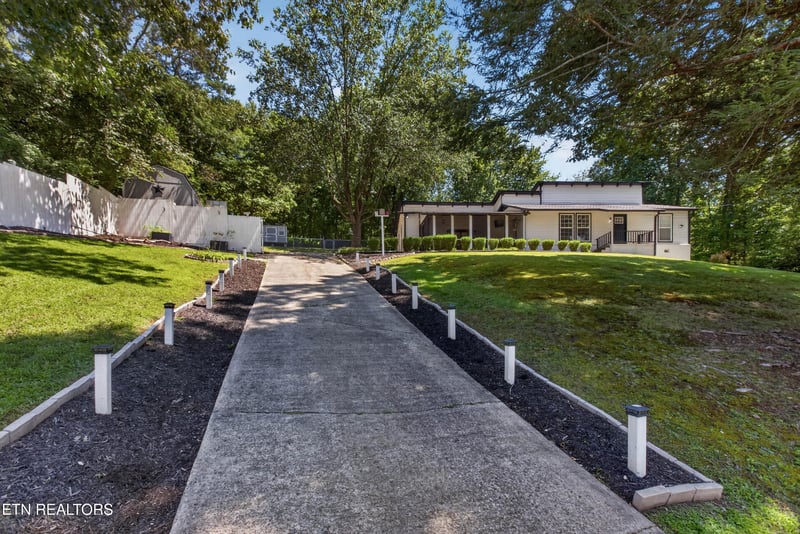 718 Hathburn Dr, Rockwood, TN 37854