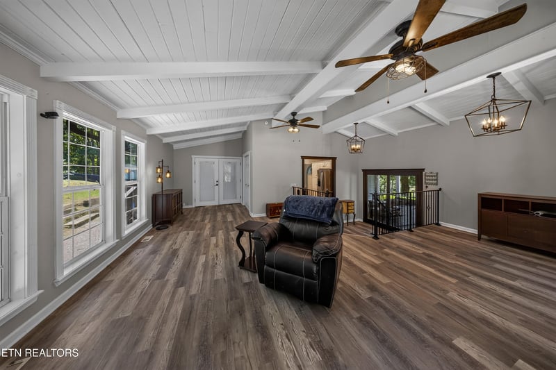 718 Hathburn Dr, Rockwood, TN 37854