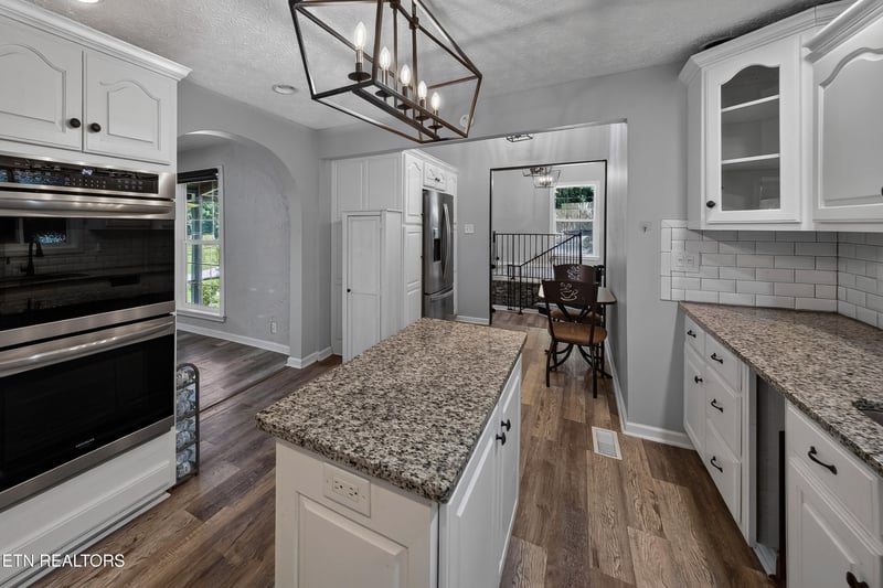 718 Hathburn Dr, Rockwood, TN 37854