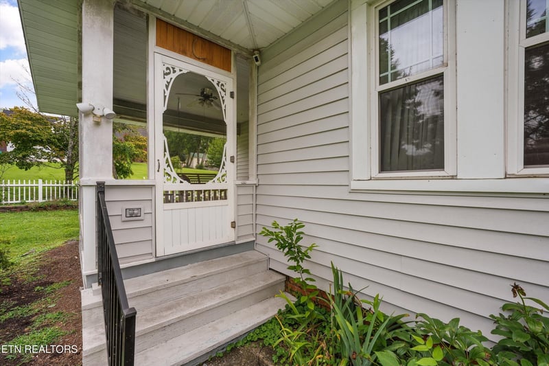 718 N Kingston Ave, Rockwood, TN 37854