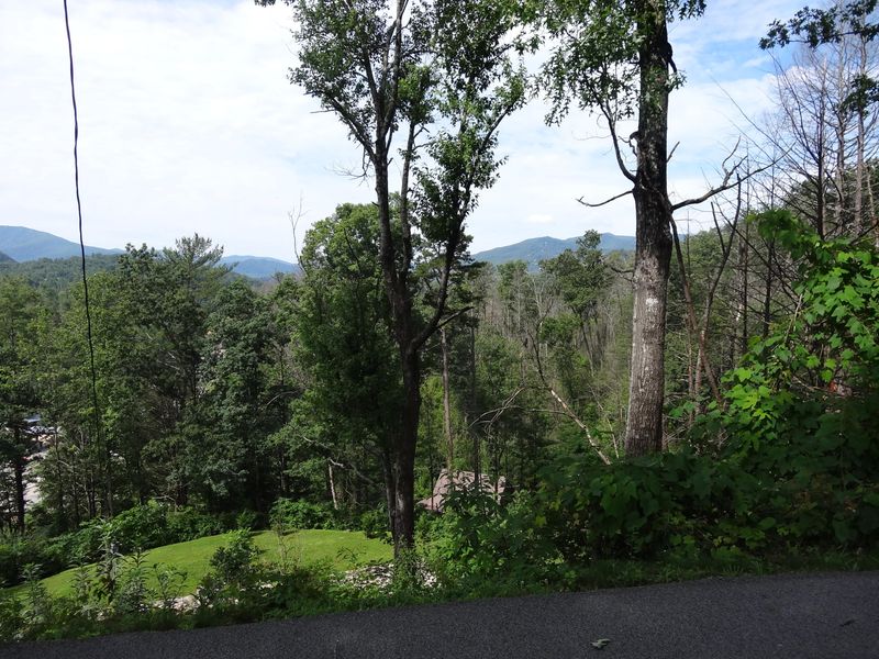718 Old Ridge Rd, Gatlinburg, TN 37738