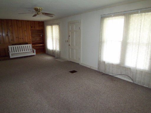 718 Pennsylvania Ave, Etowah, TN 37331