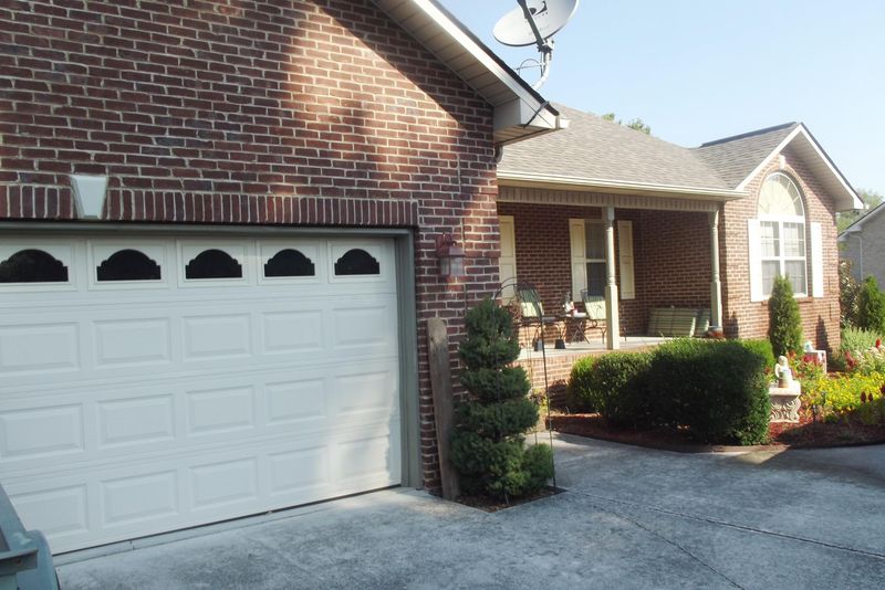 718 Topside Dr, Madisonville, TN 37354