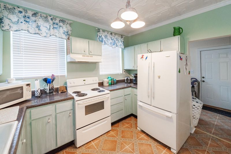 718 Trenton St, Harriman, TN 37748