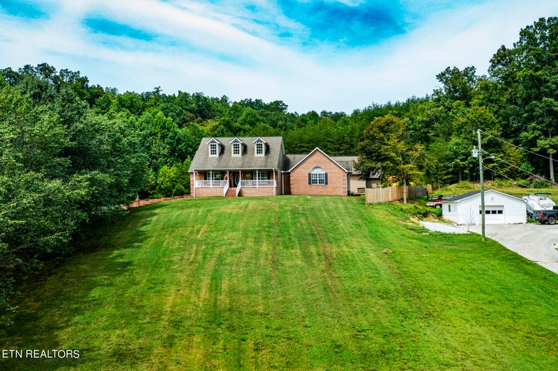 719 E Brushy Valley Dr, Powell, TN 37849