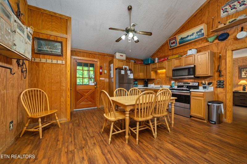 719 Kings Hills Blvd, Pigeon Forge, TN 37863