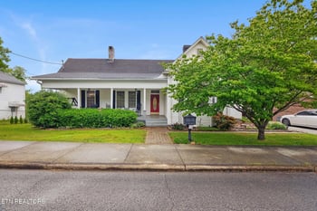 719 Medaris St, Clinton, TN 37716