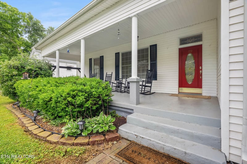 719 Medaris St, Clinton, TN 37716