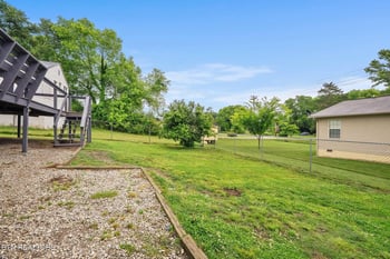719 Medaris St, Clinton, TN 37716