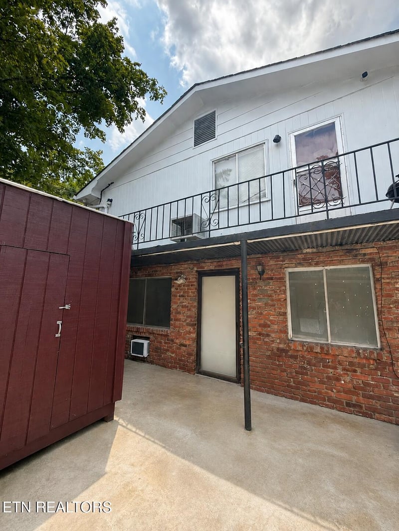 719 NW Murray Drive Rd, Knoxville, TN 37912