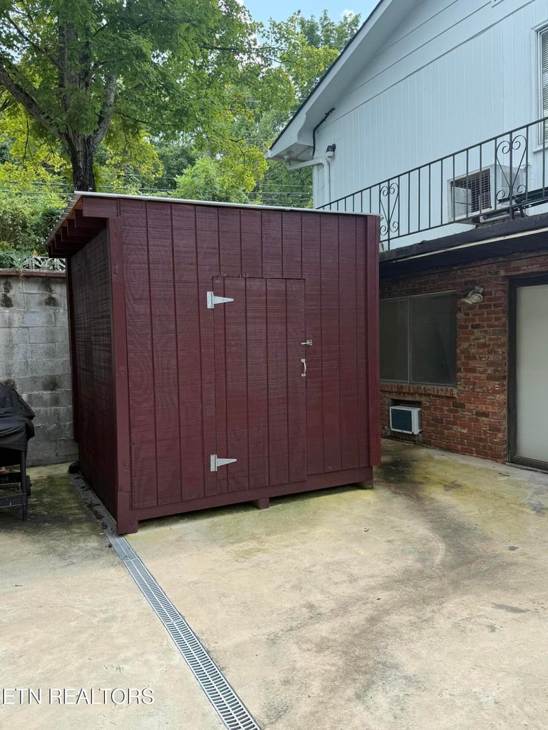 719 NW Murray Drive Rd, Knoxville, TN 37912