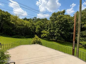719 NW Murray Drive Rd, Knoxville, TN 37912