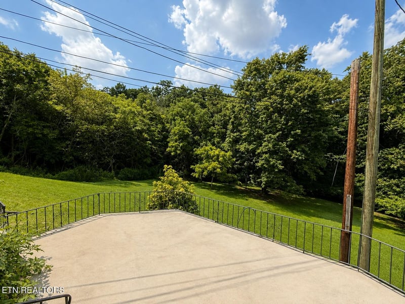 719 NW Murray Drive Rd, Knoxville, TN 37912