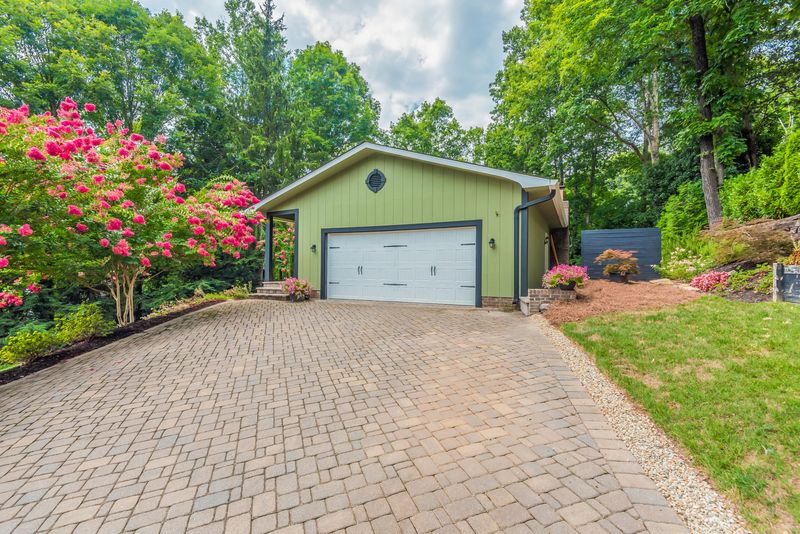 719 Pine Valley Rd, Knoxville, TN 37923