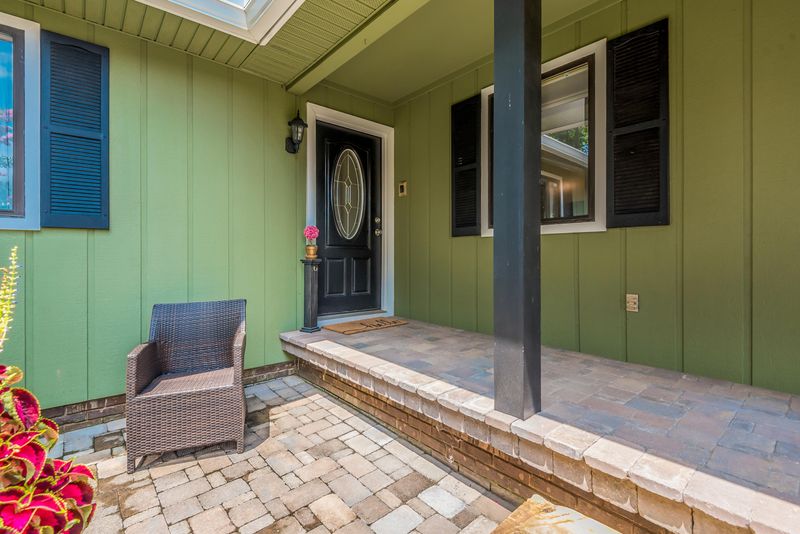 719 Pine Valley Rd, Knoxville, TN 37923