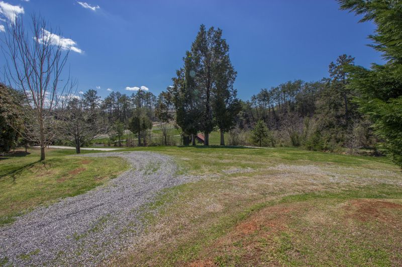 7195 Sinking Creek Rd, Greenback, TN 37742