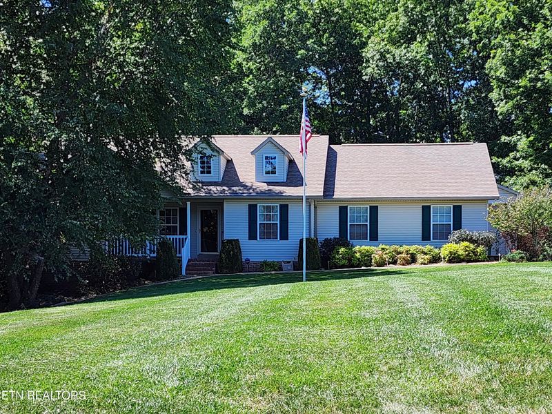 72 Thistle Ct, Crossville, TN 38571