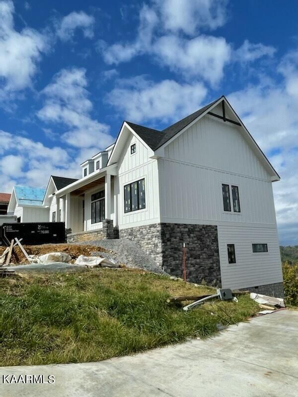 720 Bear Walk Way, Gatlinburg, TN 37738