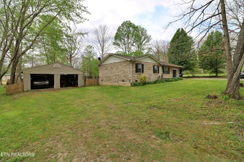 720 Cooper Lake Rd, Oneida, TN 37841