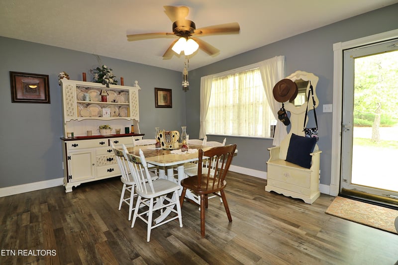 720 Cooper Lake Rd, Oneida, TN 37841