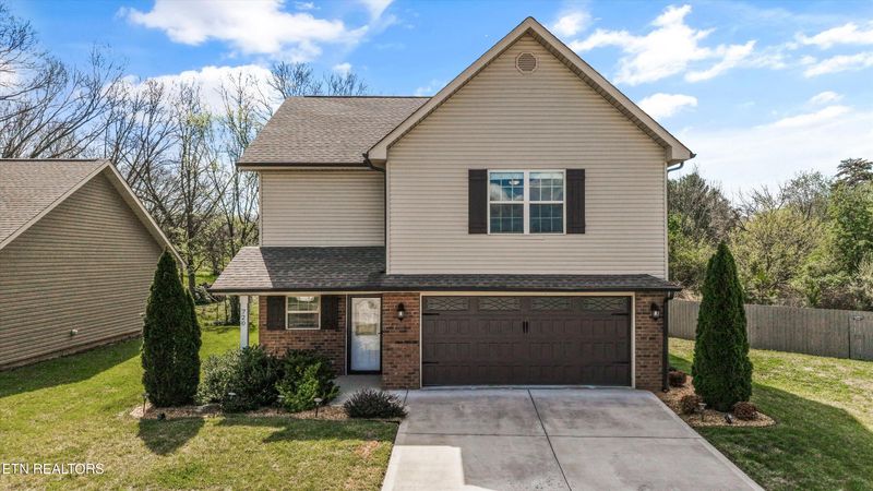 720 Hunter Crest Rd, Maryville, TN 37803