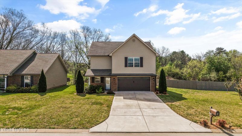 720 Hunter Crest Rd, Maryville, TN 37803