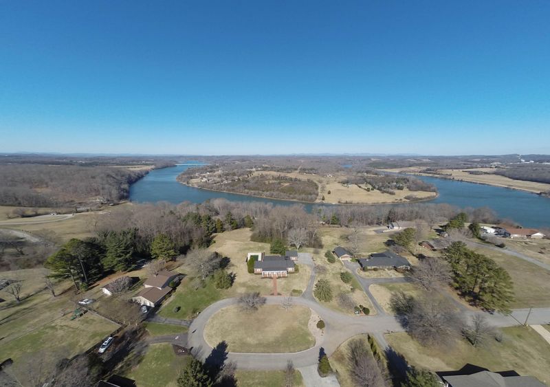 720 Lakeview Dr, Loudon, TN 37774