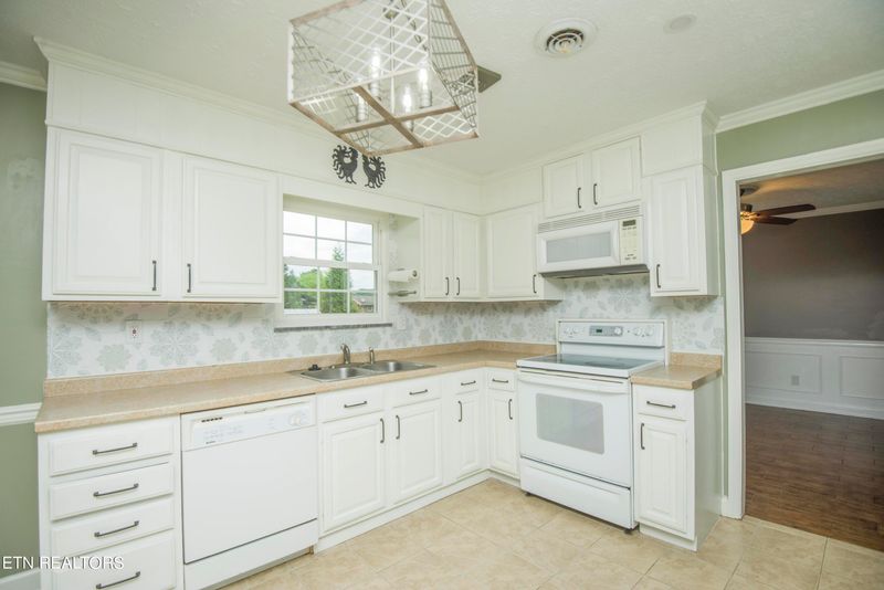 720 Montvue Ave, Kingston, TN 37763