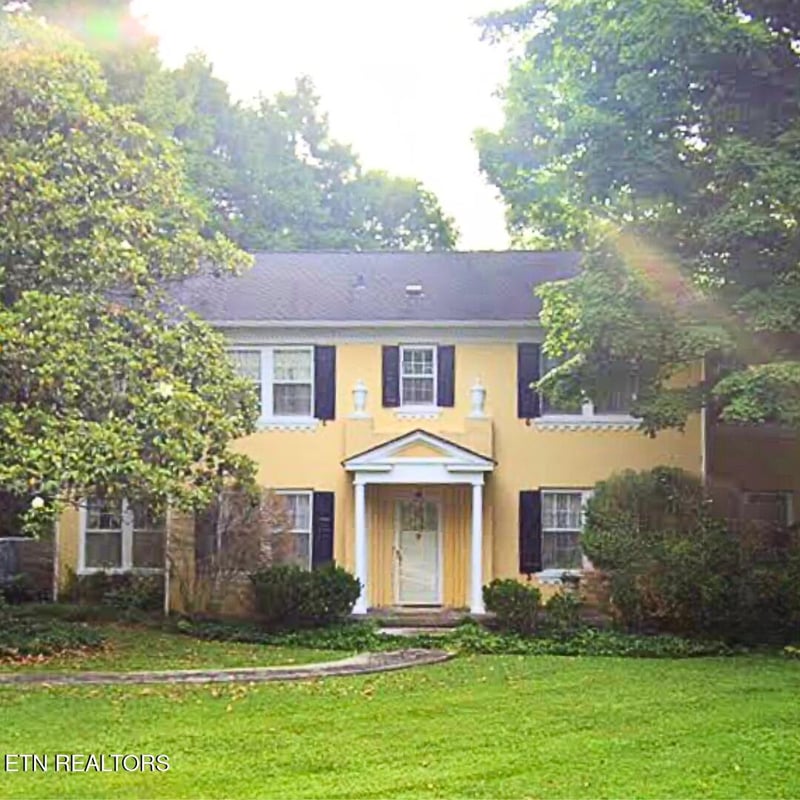 720 Scenic Dr, Knoxville, TN 37919