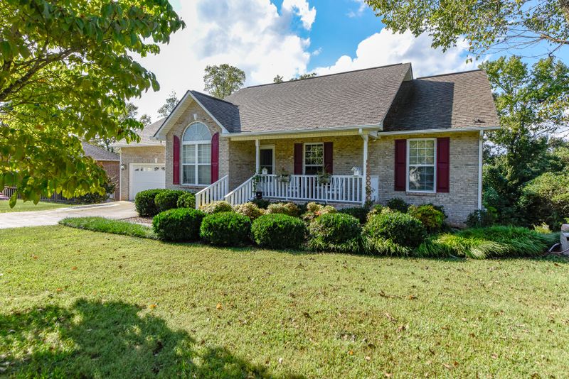 720 Topside Dr, Madisonville, TN 37354