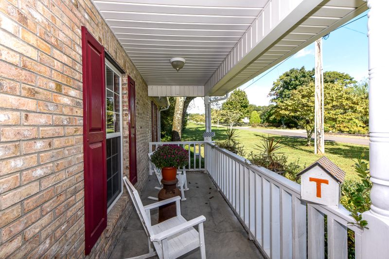 720 Topside Dr, Madisonville, TN 37354