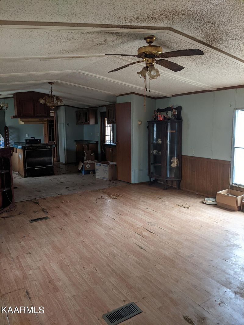 720 Vine Ave, Rockwood, TN 37854
