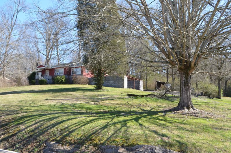 720 W Ford Valley Rd, Knoxville, TN 37920