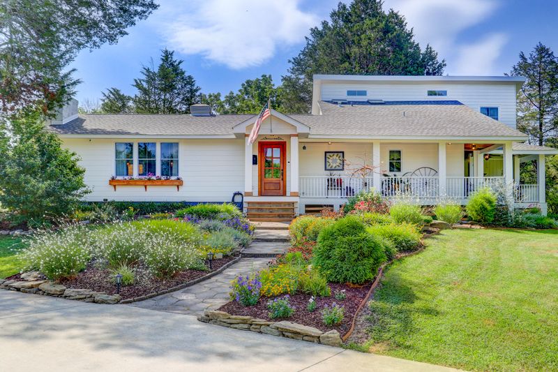 7200 Harrell Rd, Knoxville, TN 37931