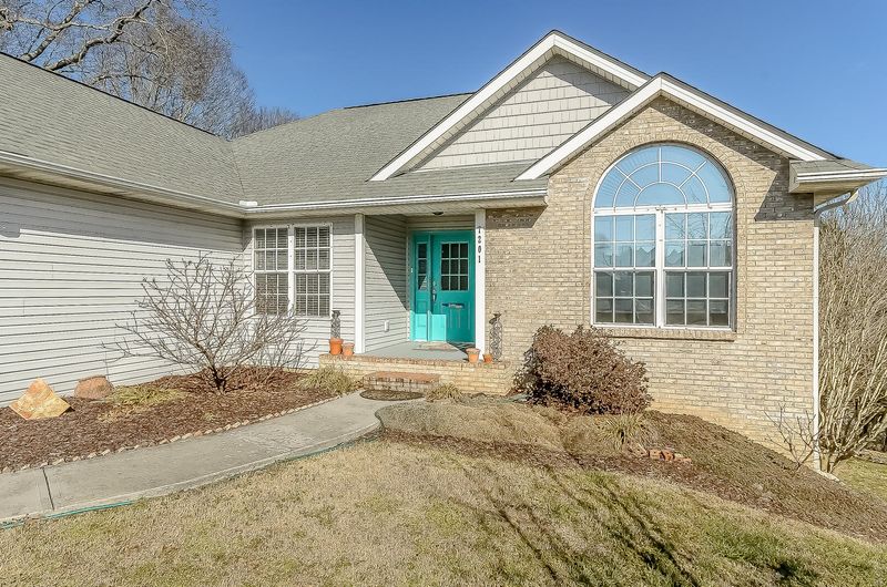 7201 Dunsten Dr, Knoxville, TN 37931