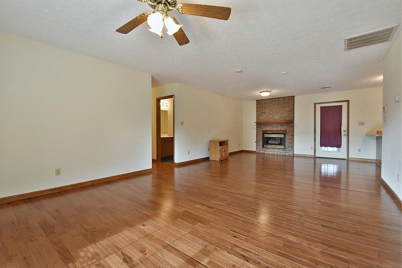7201 Ghiradelli Rd, Knoxville, TN 37918