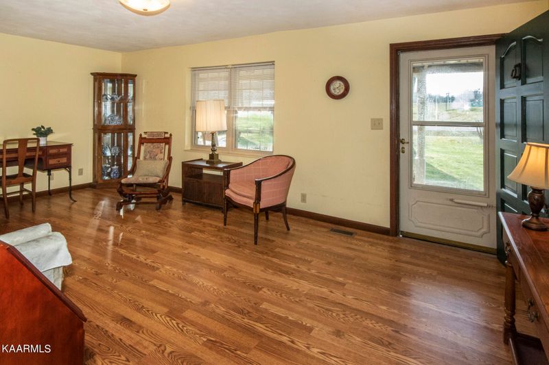 7204 Adams Rd, Powell, TN 37849