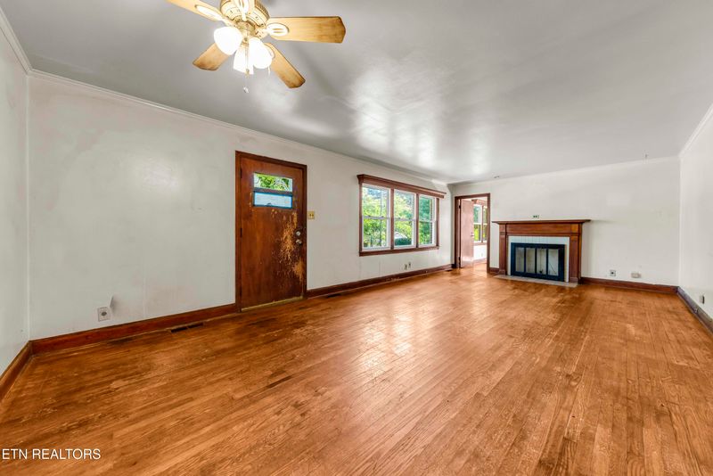 7205 Afton Dr, Knoxville, TN 37918